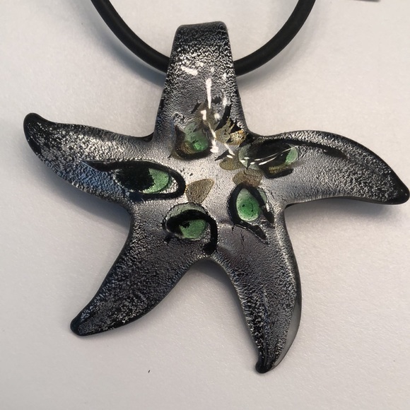 Starfish necklace - Picture 2 of 5